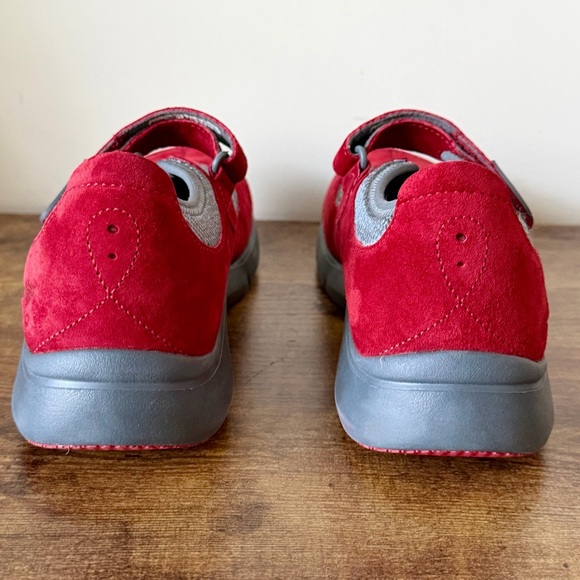 Dansko Edda Mary Jane Sneaker Women's size 37 Red Suede Like New - Picture 7 of 9